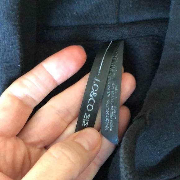 ⭐️2 FOR $20⭐️ Black cropped Athletic women’s hoodie- medium - Picture 3 of 3